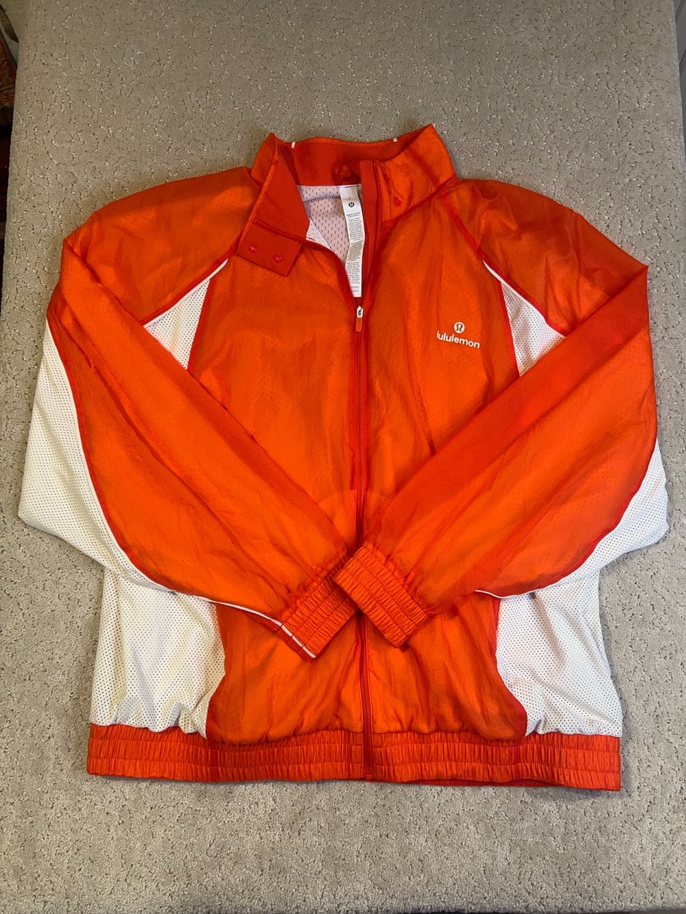 NWT Women’s Lululemon License to Train Textured Jacket size L in cherry ember